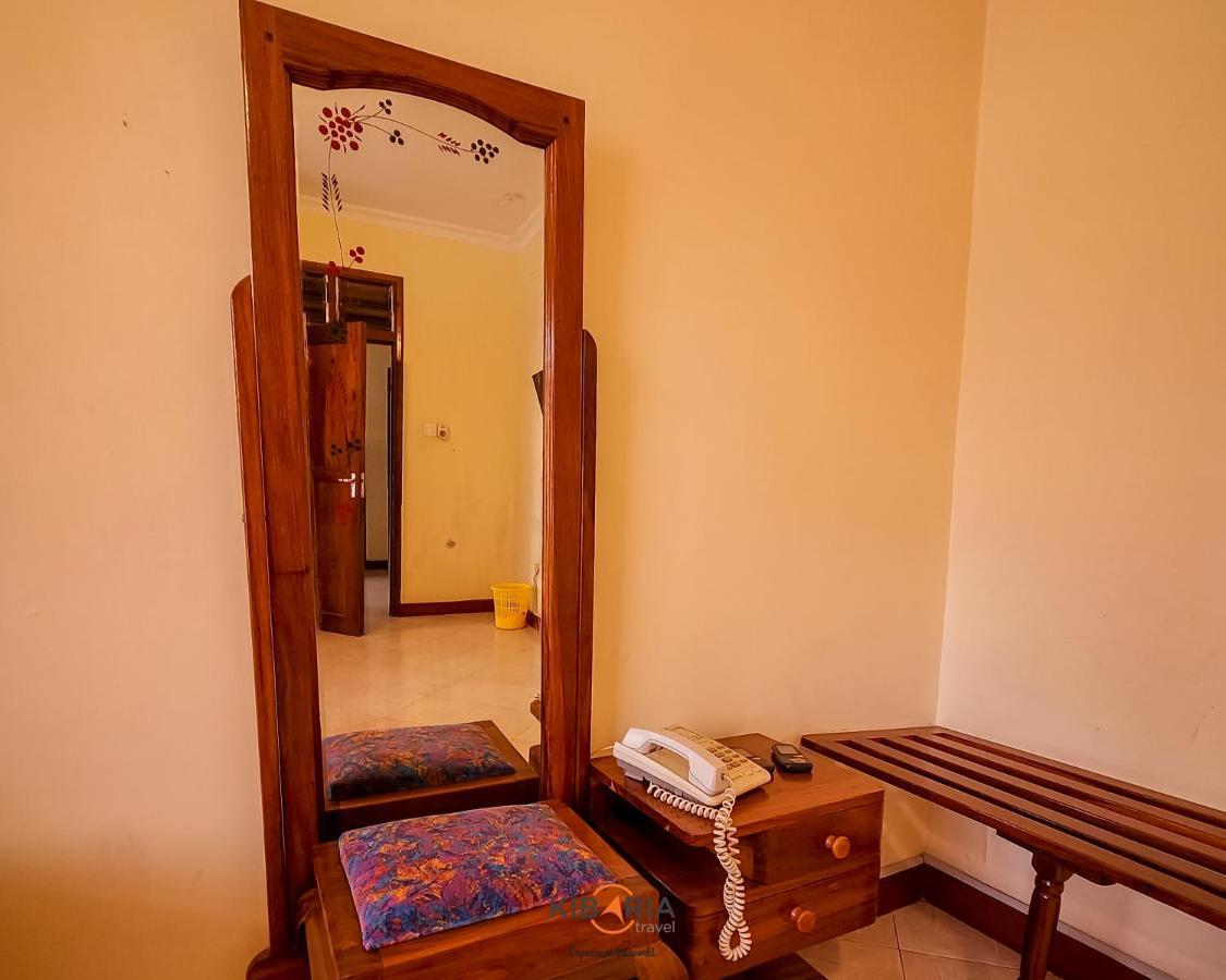 Kilimanjaro Crane Hotel Moshi Oda fotoğraf